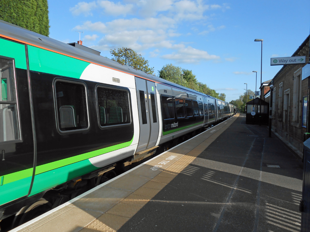 Class172s at Hartlebury