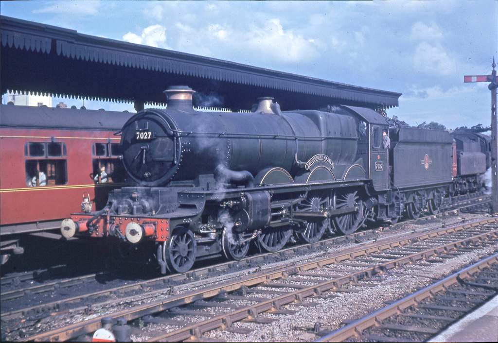 No.7027 ' Thornbury Castle'