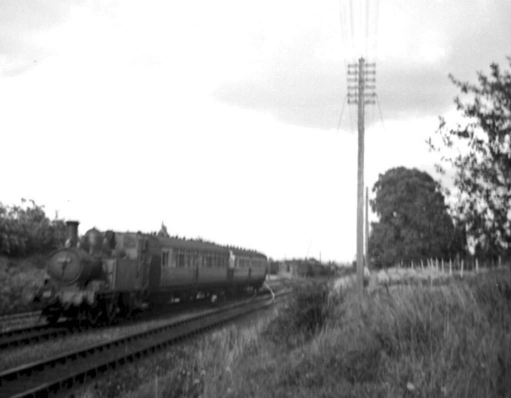 Auto train at Littleton & Badsey